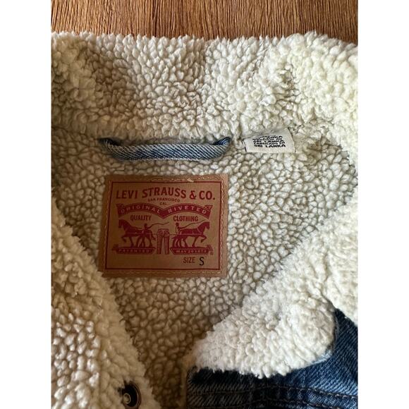 Levi’s Sherpa Trucker Jean Jacket Size Small - Picture 2 of 6